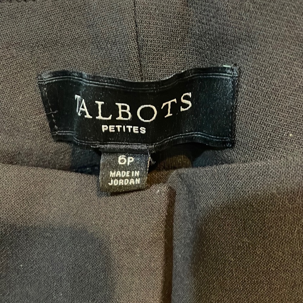 Talbots Brown straight leg dress pant size 6P Polyester and Viscose material